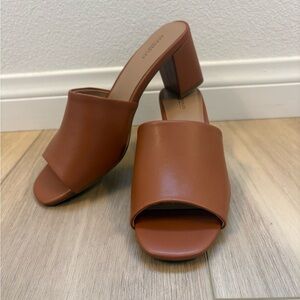 New WOT Aerosols Block Heel Mule Sandals in Cognac Brown